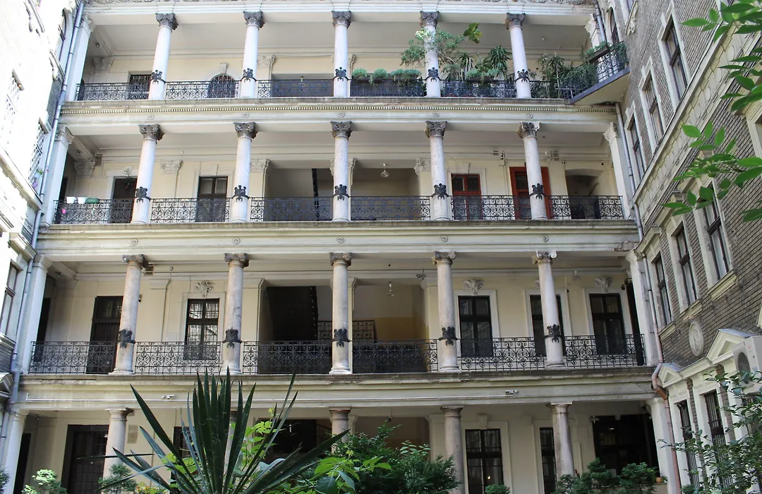 Omega Guesthouse Budapest-1