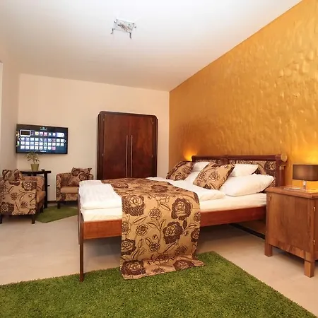 Parliament Penthouse Boutique B&B-2