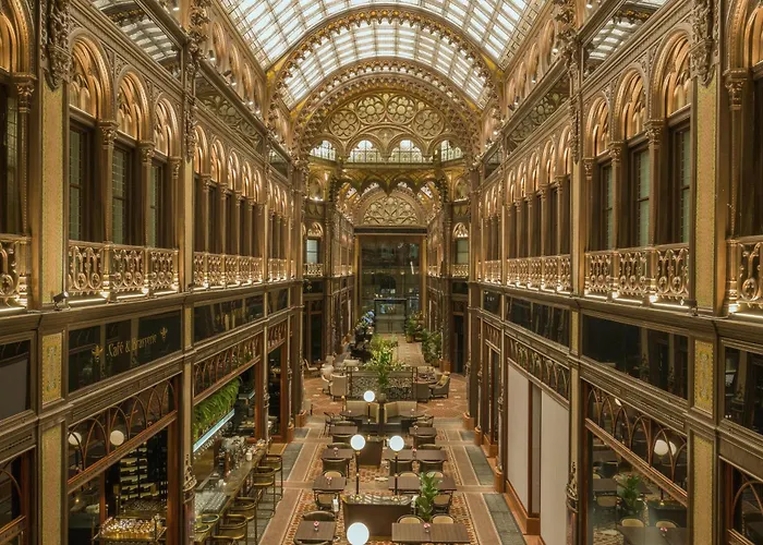 Parisi Udvar Budapest, Part Of Hyatt